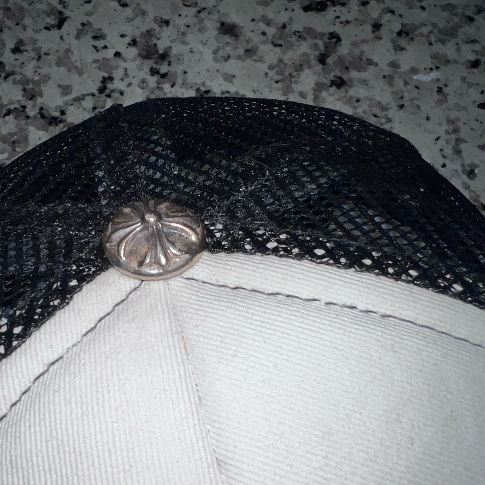 Another real hat with less old button